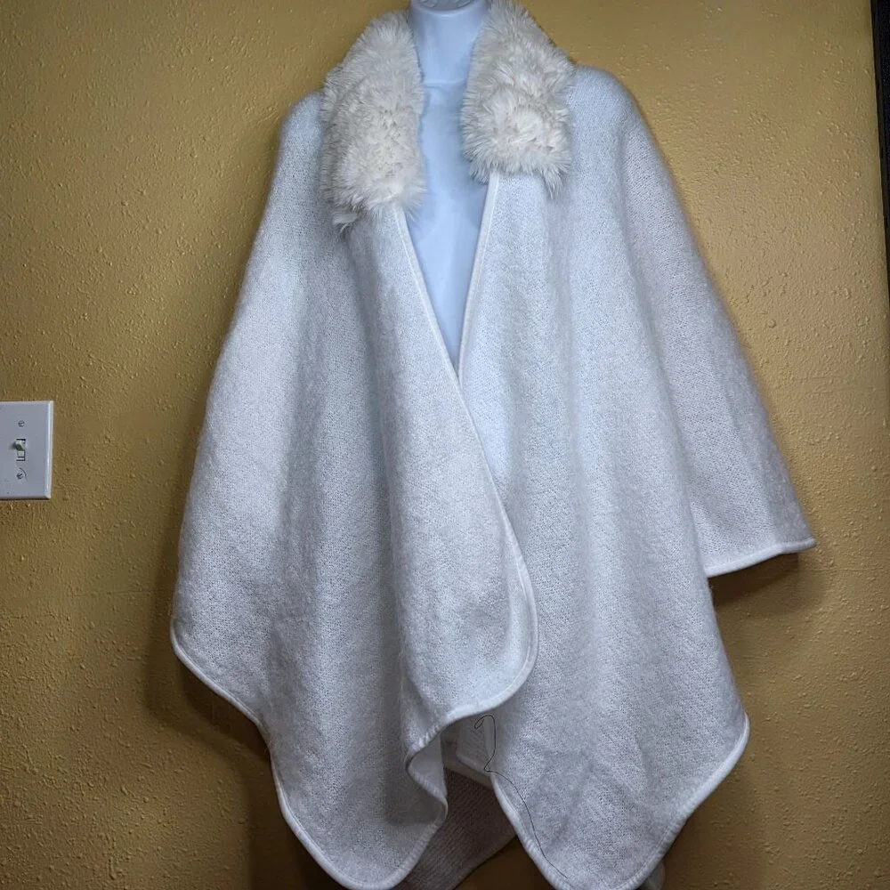 NWT INC International Concepts Women's Faux Fur Collar Topper Wrap Ivory - Picture 2 of 3